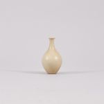1084 1081 VASE